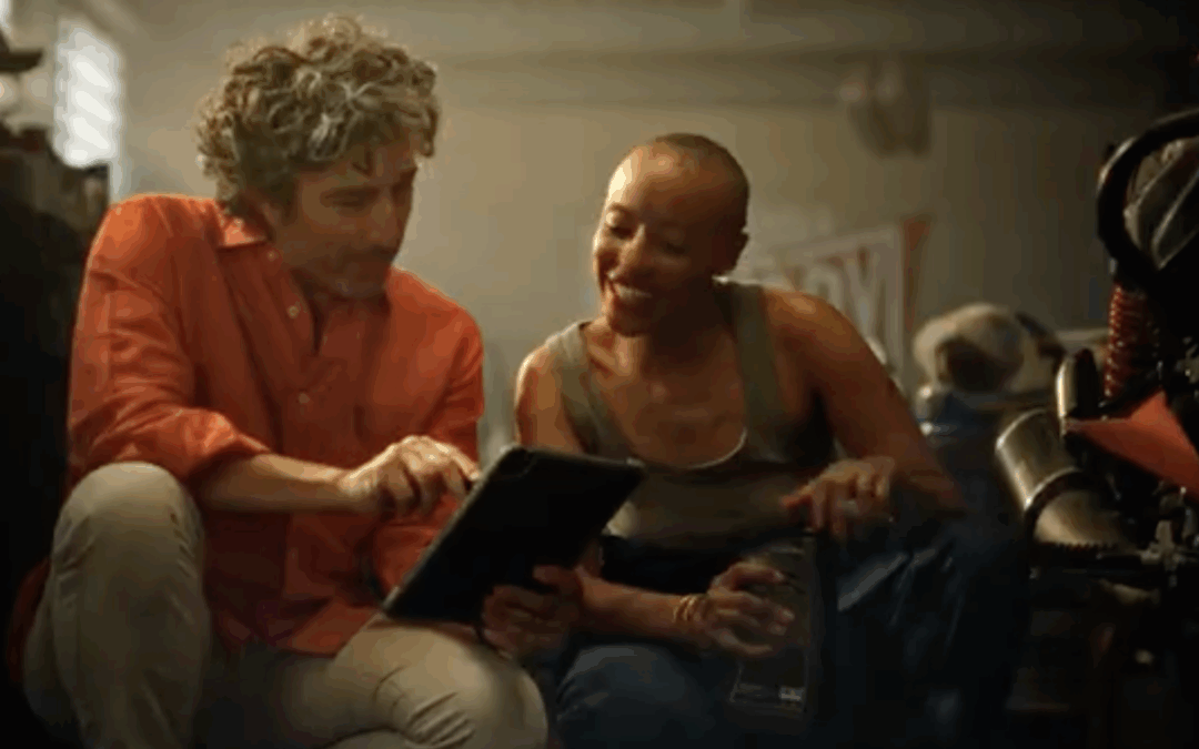 En mécanicienne moto pour une pub CEGID :-)